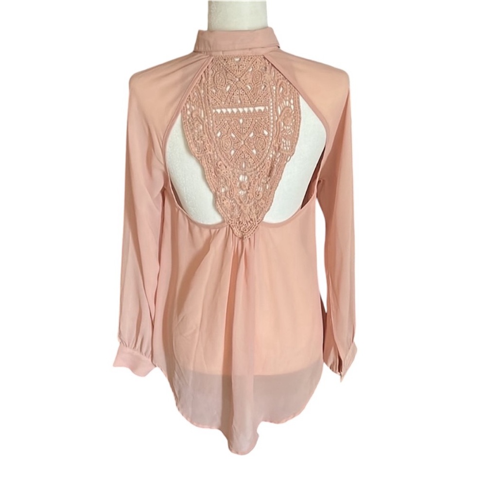 Body Central Blush Cut Out Crochet Back High Low Hem Blouse Size S